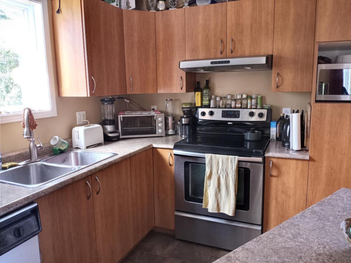 Guests Room For Rent / Chambre Prive Dans Maison Partager Maria 外观 照片
